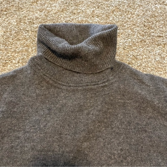Equipment sweater cashmere gray turtleneck small classic timeless modest - Picture 3 of 6